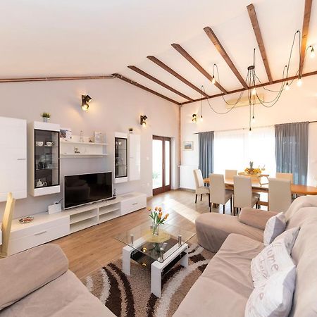 Apartman Lana Biograd Na Moru Exteriér fotografie