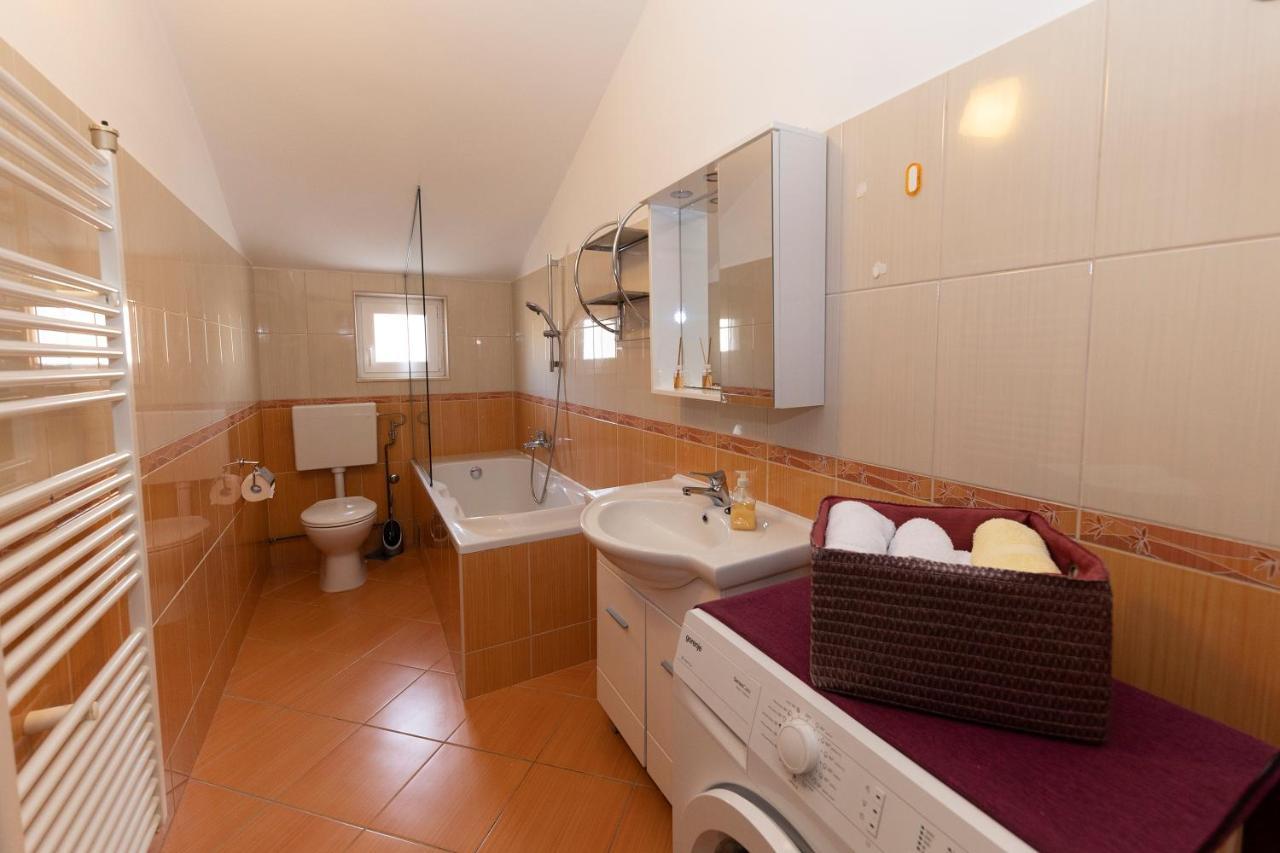 Apartman Lana Biograd Na Moru Exteriér fotografie