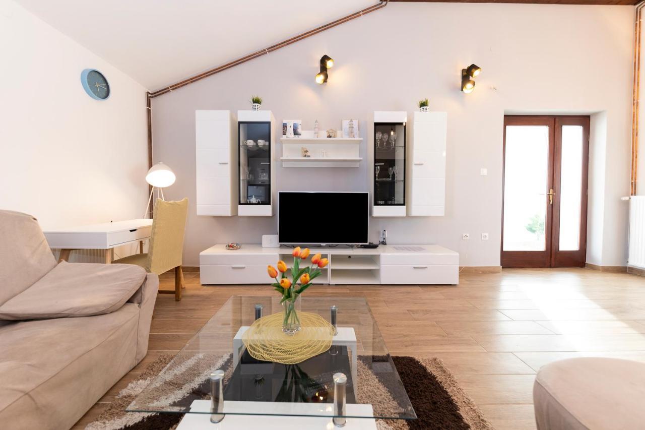 Apartman Lana Biograd Na Moru Exteriér fotografie