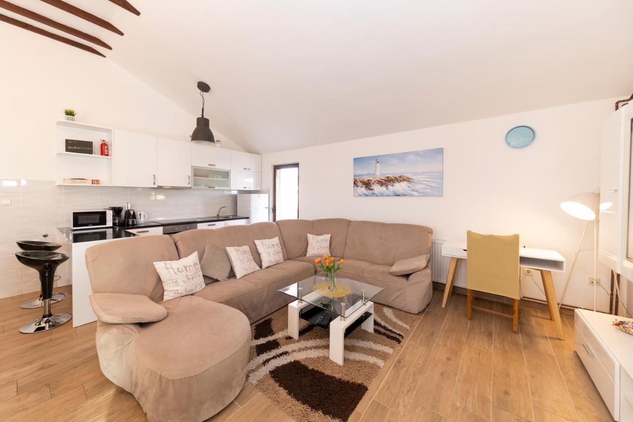 Apartman Lana Biograd Na Moru Exteriér fotografie