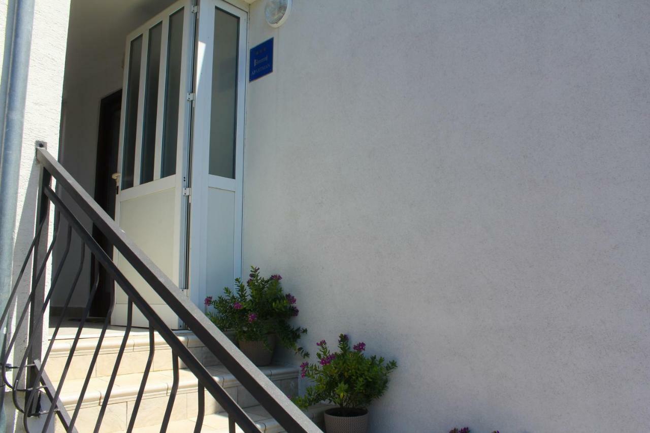 Apartman Lana Biograd Na Moru Exteriér fotografie